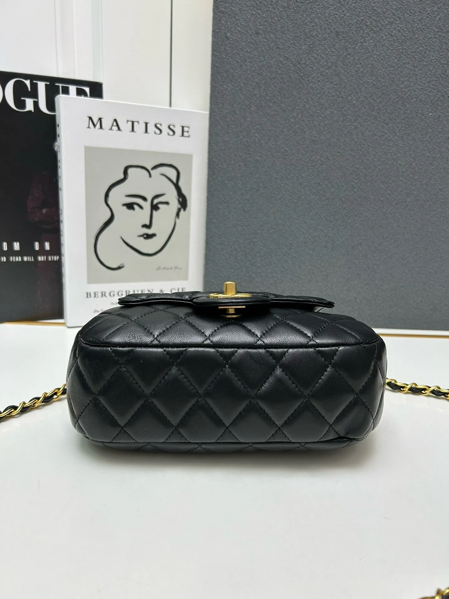 CC1053 Small Flap Bag with Top Handle / 4.3x8x2.1inch