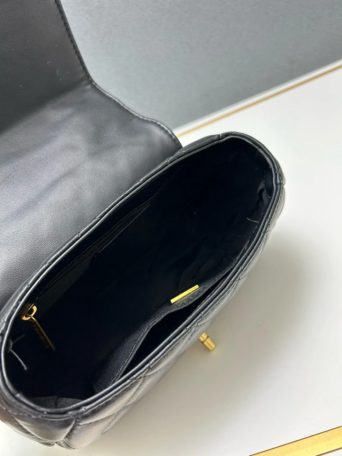 CC1053 Small Flap Bag with Top Handle / 4.3x8x2.1inch