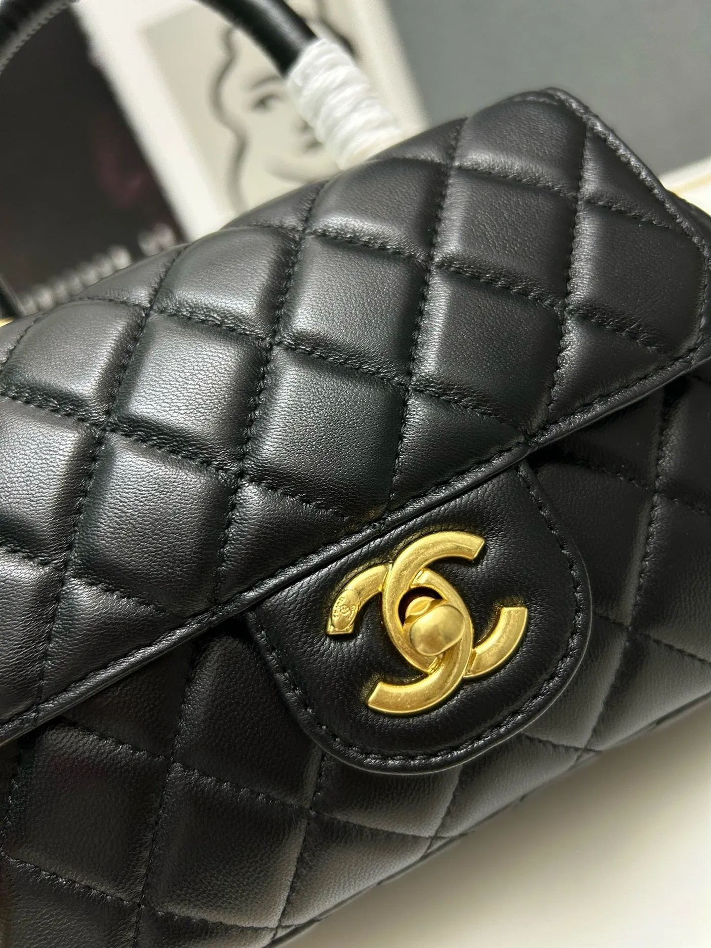 CC1053 Small Flap Bag with Top Handle / 4.3x8x2.1inch