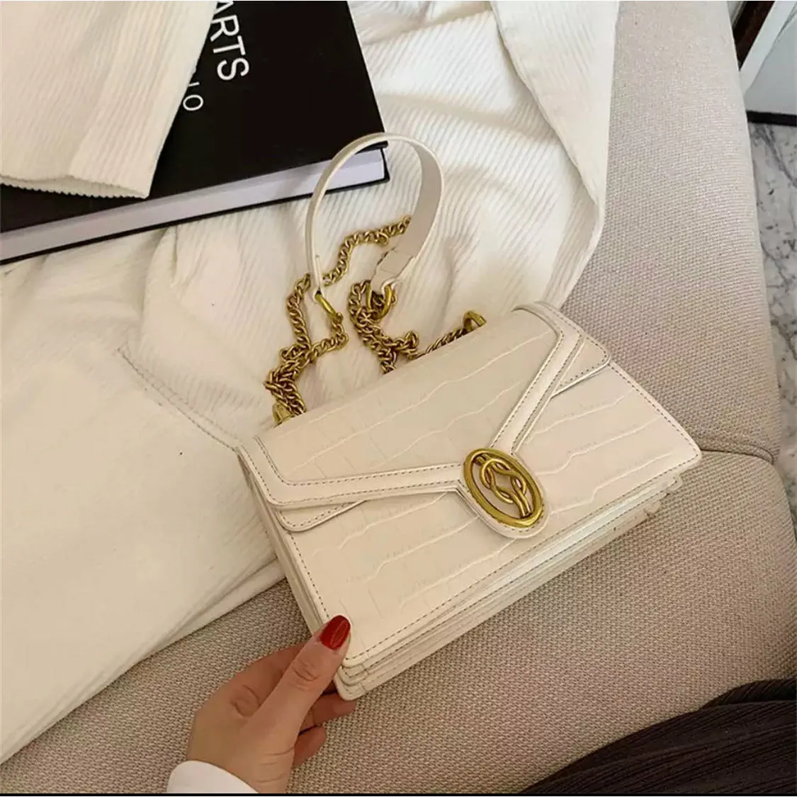 Crocodile Pattern Chain Crossbody Bag