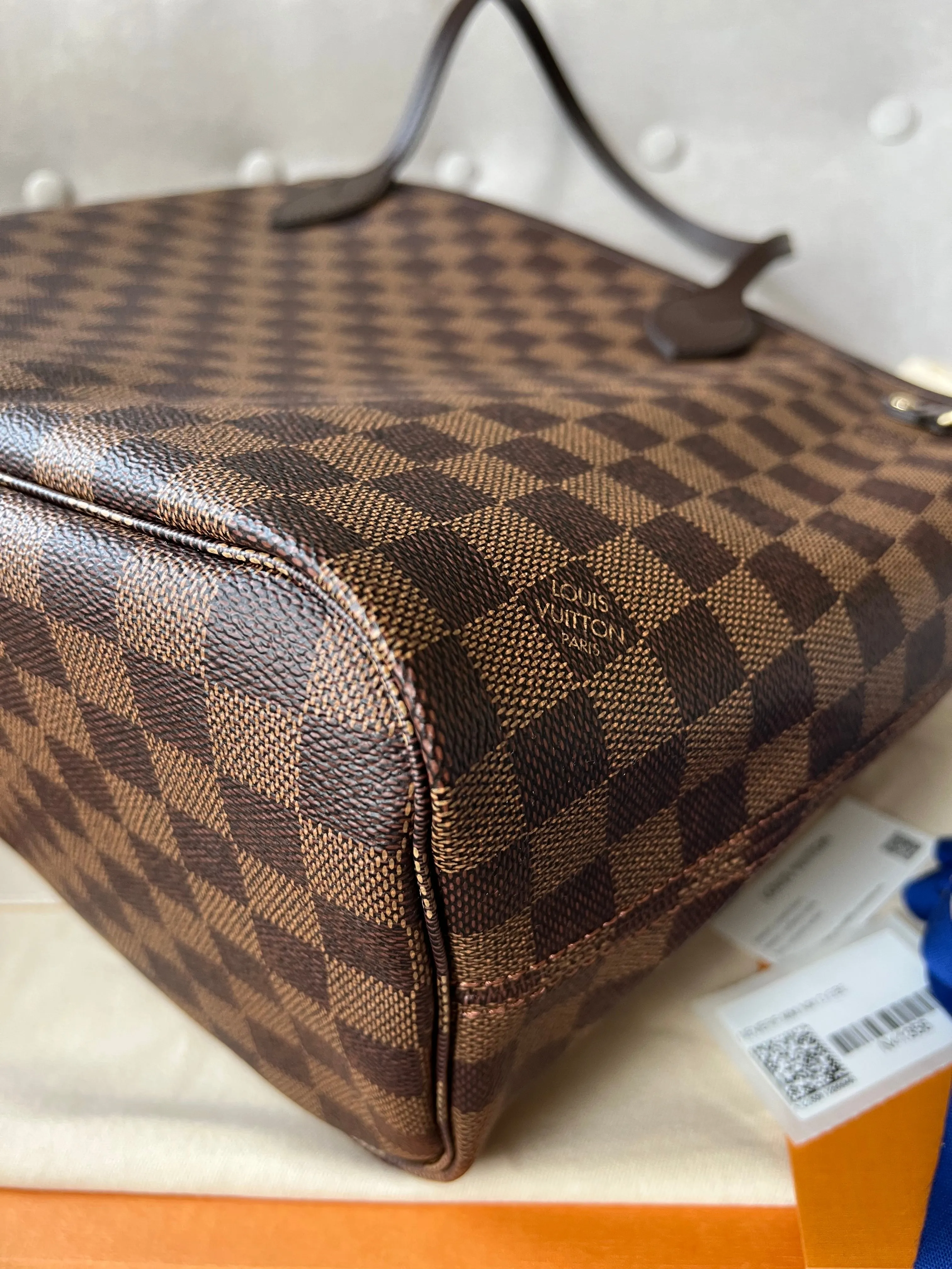 Trendy Inspired Louis Vuitton Neverfull Mm Damier Ebene Cherry Interior (rrp £1,410)