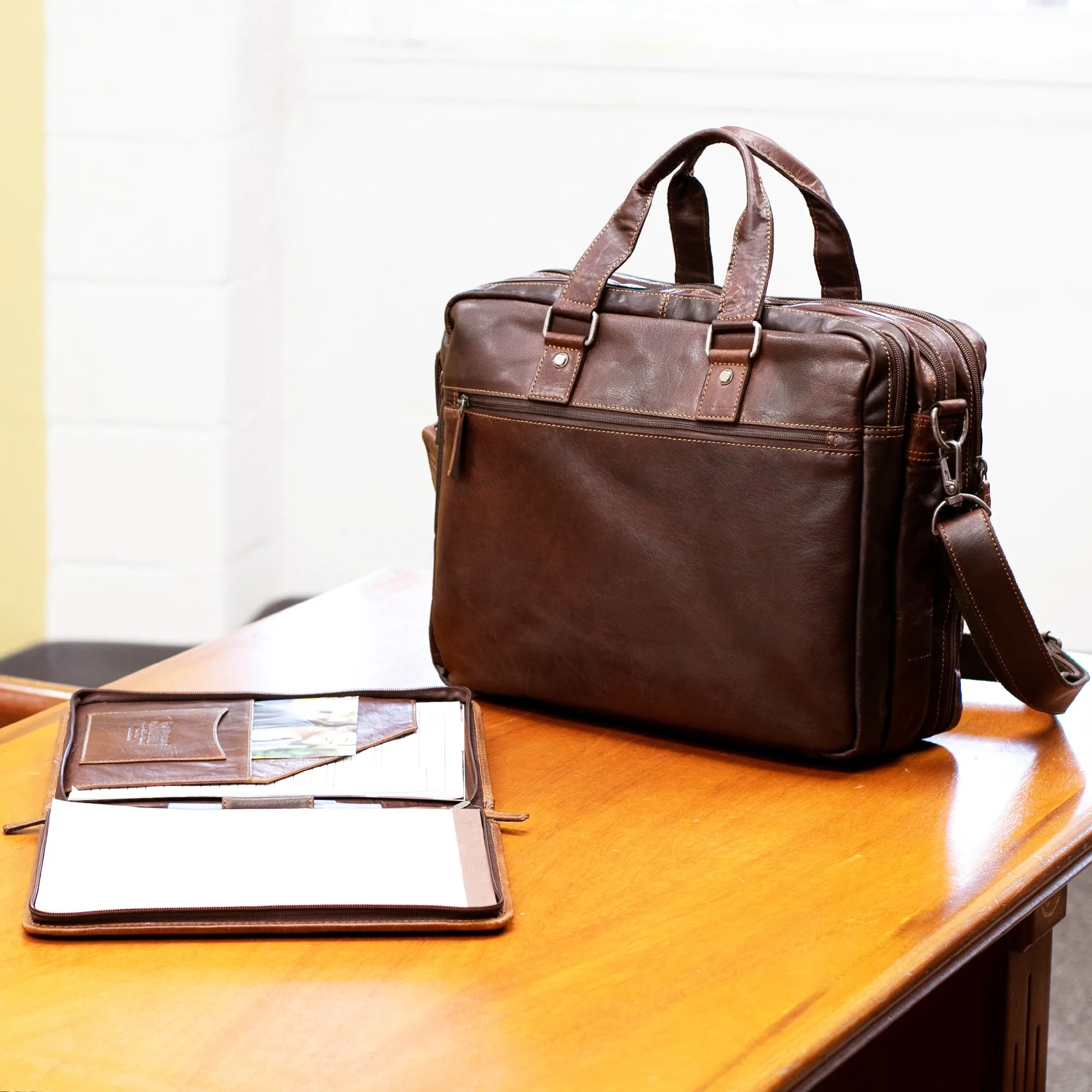 Voyager Large Travel Briefcase #7328